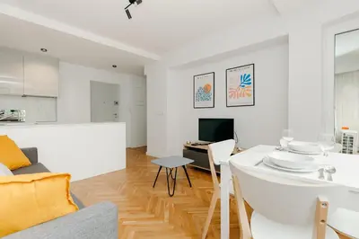 Telewizja i/lub zestaw kina domowego w obiekcie ShortStayPoland Jana Pawła (B27)