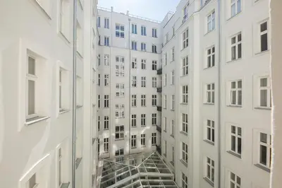 Budynek, w którym mieści się apartament
