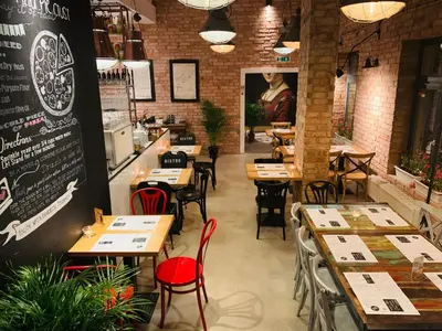 Restauracja lub miejsce do jedzenia w obiekcie ApartHostel Warszawa