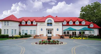 Budynek, w którym mieści się hotel