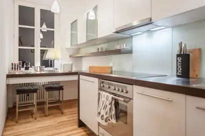 Kuchnia lub aneks kuchenny w obiekcie Świętojańska Old Town Deluxe Apartament by BookingHost