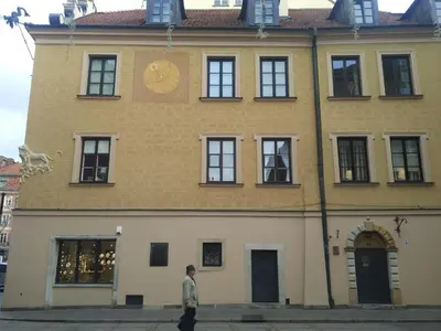 Budynek, w którym mieści się apartament