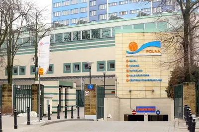 Budynek, w którym mieści się hotel