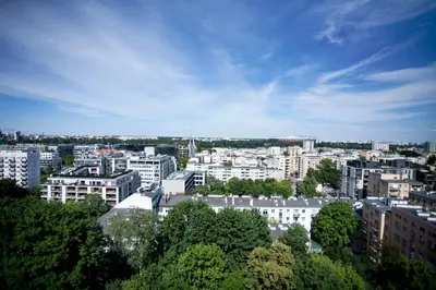 Widok na miasto Warszawa z tego apartamentu