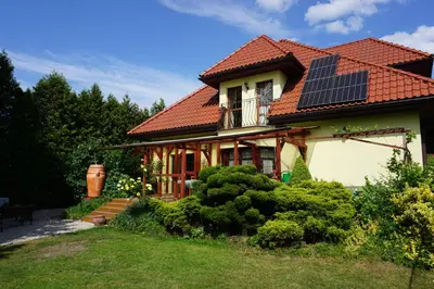 Ogród w obiekcie Comfortable house with garden