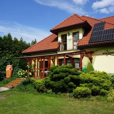 Comfortable house with garden
