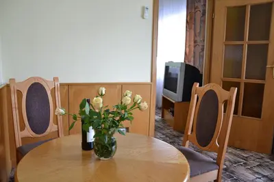 Telewizja i/lub zestaw kina domowego w obiekcie Karat