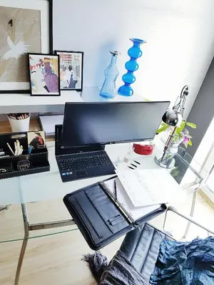 Telewizja i/lub zestaw kina domowego w obiekcie Warsaw King Size Apartment