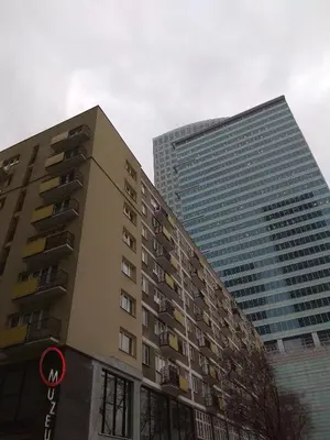 Budynek, w którym mieści się apartament