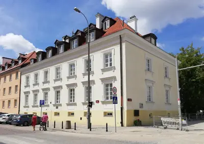 Budynek, w którym mieści się apartament