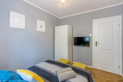 Telewizja i/lub zestaw kina domowego w obiekcie ClickTheFlat Żurawia Street Apart Rooms