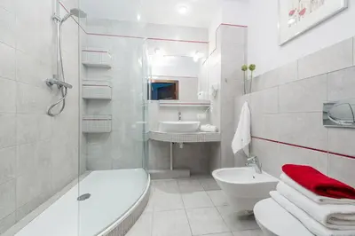 Łazienka w obiekcie P&O Serviced apartments CH ARKADIA 2