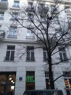 Budynek, w którym mieści się apartament