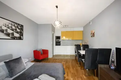 Kuchnia lub aneks kuchenny w obiekcie ClickTheFlat Artistic Estate Apartment