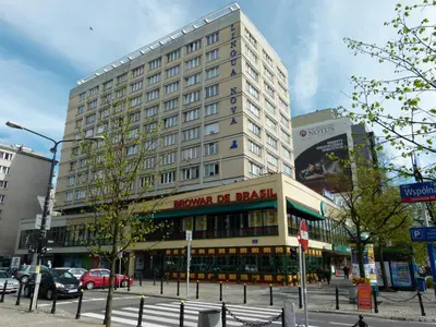 Budynek, w którym mieści się apartament