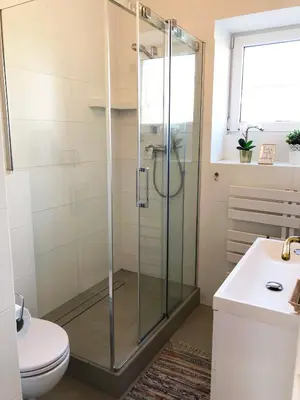 Łazienka w obiekcie Aleja Niepodleglosci 245- 2BR by Homeprime