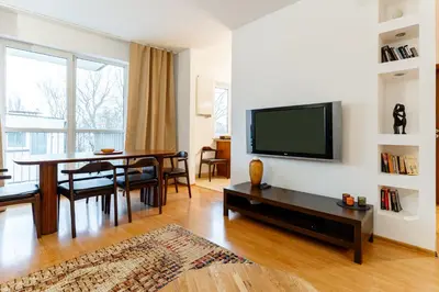 Telewizja i/lub zestaw kina domowego w obiekcie Warsaw Concierge Saxon Apartment