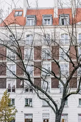 Budynek, w którym mieści się apartament