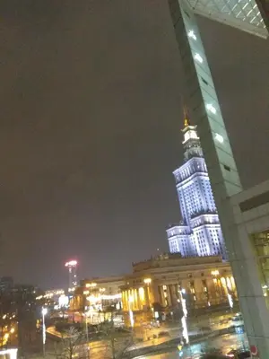 Widok na miasto Warszawa z tego apartamentu