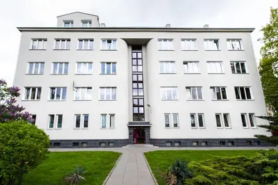 Budynek, w którym mieści się apartament