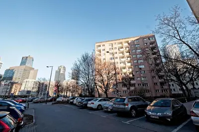 Budynek, w którym mieści się apartament