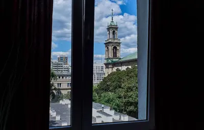 Widok na miasto Warszawa z tego apartamentu
