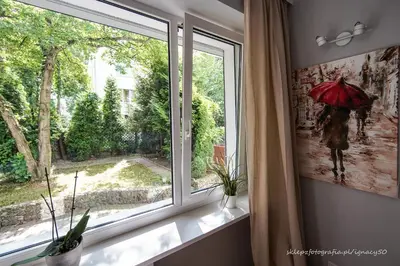 Ogród w obiekcie Saska Kępa Apartamenty