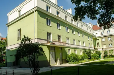 Budynek, w którym mieści się apartament