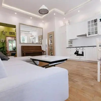 Warsaw Concierge Traveller's Nest Wspólna