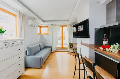 Kuchnia lub aneks kuchenny w obiekcie ShortStayPoland Chelmska (B5)