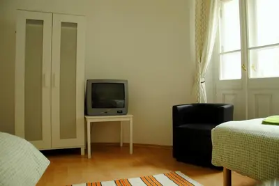 Telewizja i/lub zestaw kina domowego w obiekcie Central Station Hostel
