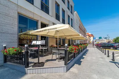 Restauracja lub miejsce do jedzenia w obiekcie Old Town Warsaw Senatorska 7 Apartment by Noclegi Renters