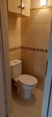 Łazienka w obiekcie miły pokój niedaleko centrum i starego miasta