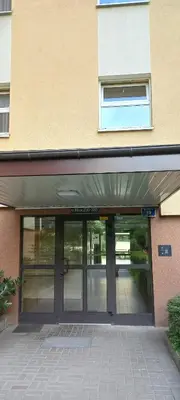 Fasada lub wejście do obiektu miły pokój niedaleko centrum i starego miasta