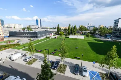 Widok na miasto Warszawa z tego apartamentu