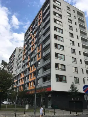 Budynek, w którym mieści się apartament