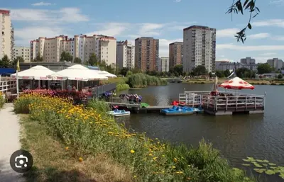Widok na rzekę nieopodal tego apartamentu