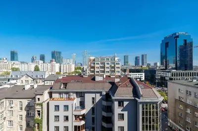 Widok na miasto Warszawa z tego apartamentu