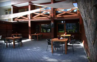 Restauracja lub miejsce do jedzenia w obiekcie Obiekt Hotelarski Patron