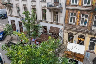 Budynek, w którym mieści się apartament