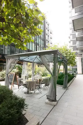 Budynek, w którym mieści się apartament