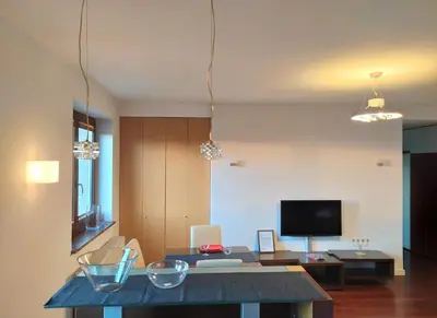 Telewizja i/lub zestaw kina domowego w obiekcie Warsaw Concierge Koszykowa
