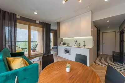 Kuchnia lub aneks kuchenny w obiekcie noclegi4u Warsaw Wola Apartments