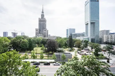 Widok na miasto Warszawa z tego apartamentu