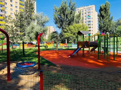 Plac zabaw dla dzieci w obiekcie Andersena Modern A - 10 min CMKP - 5 min Metro - 15 min Center