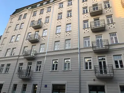 Budynek, w którym mieści się apartament
