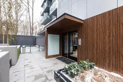 Budynek, w którym mieści się apartament