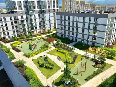 Ogród w obiekcie Galeria Rondo Wiatraczna Apartments