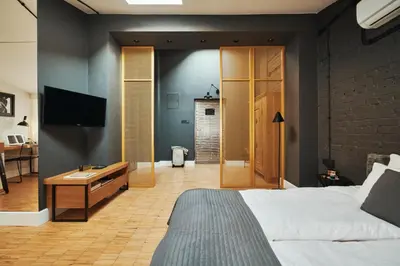 Telewizja i/lub zestaw kina domowego w obiekcie ARTHOTEL STALOWA 52