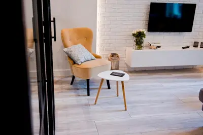 Telewizja i/lub zestaw kina domowego w obiekcie Apartment next to the Old Town & Krasinski garden